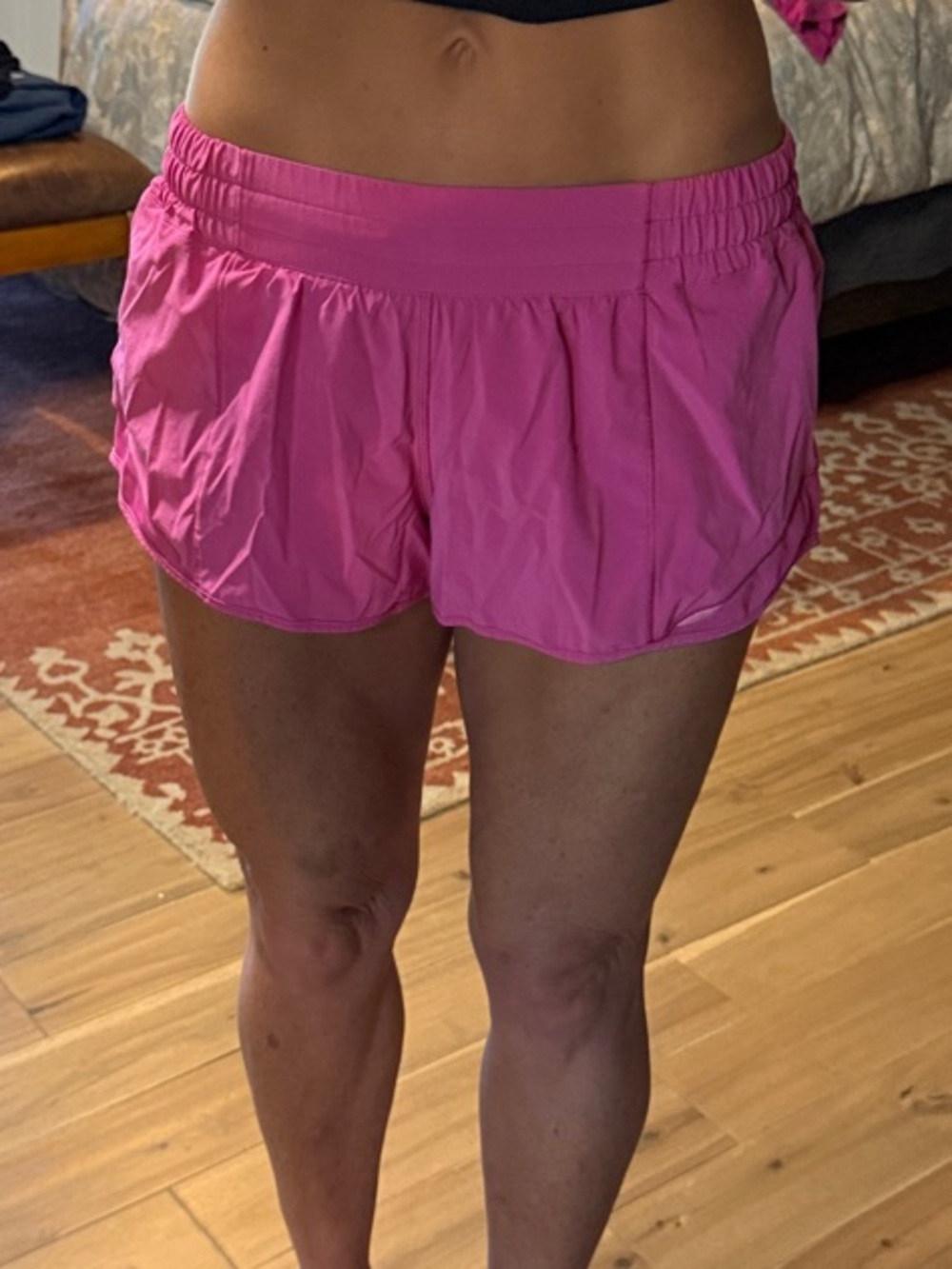 Lululemon Hotty Hot Low Rise 2.5” Hot Pink Sz 10 EUC